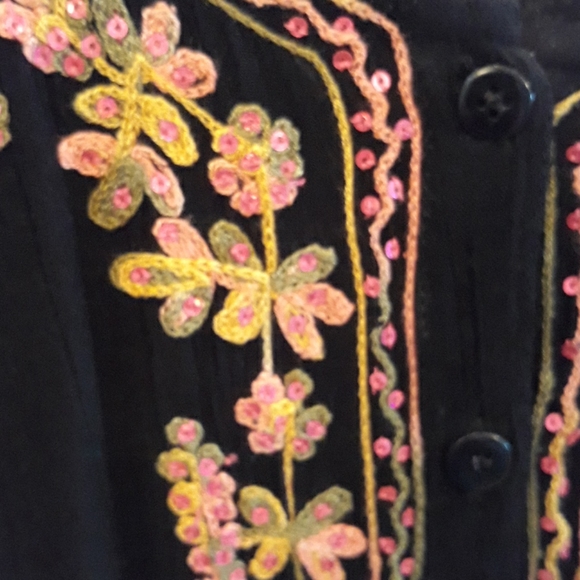 New MIB Black Embroidered Tunic with Peach Beading - Picture 2 of 10
